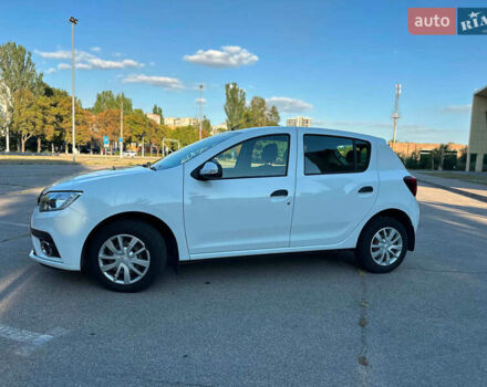 Білий Рено Сандеро, об'ємом двигуна 1 л та пробігом 98 тис. км за 8890 $, фото 2 на Automoto.ua