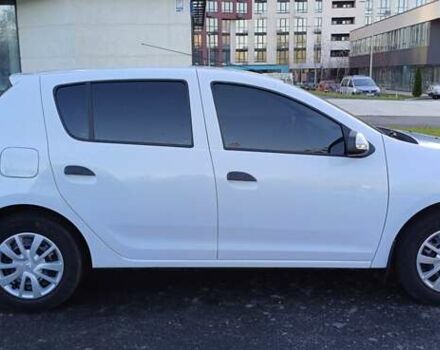 Белый Рено Сандеро, объемом двигателя 0.9 л и пробегом 45 тыс. км за 8300 $, фото 4 на Automoto.ua