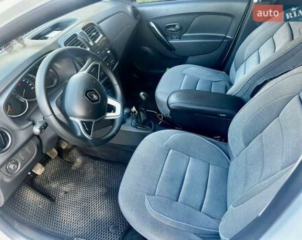 Білий Рено Сандеро, об'ємом двигуна 0.9 л та пробігом 53 тис. км за 9600 $, фото 5 на Automoto.ua