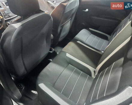 Белый Рено Сандеро, объемом двигателя 0.9 л и пробегом 101 тыс. км за 9550 $, фото 14 на Automoto.ua