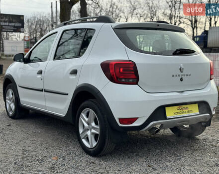 Белый Рено Сандеро, объемом двигателя 0.9 л и пробегом 65 тыс. км за 10000 $, фото 3 на Automoto.ua