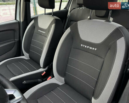 Белый Рено Сандеро, объемом двигателя 0.9 л и пробегом 65 тыс. км за 10000 $, фото 9 на Automoto.ua