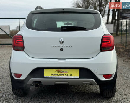 Белый Рено Сандеро, объемом двигателя 0.9 л и пробегом 65 тыс. км за 10000 $, фото 5 на Automoto.ua