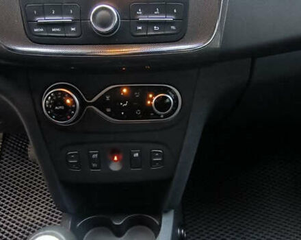 Белый Рено Сандеро, объемом двигателя 0.9 л и пробегом 52 тыс. км за 10999 $, фото 8 на Automoto.ua