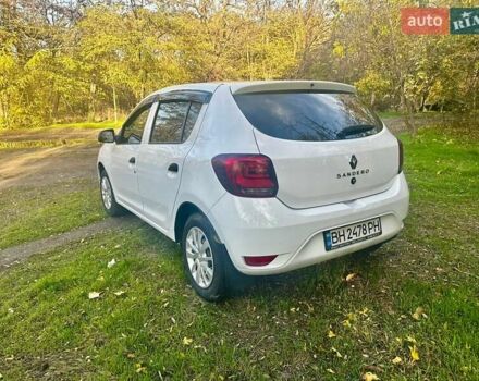 Білий Рено Сандеро, об'ємом двигуна 0.9 л та пробігом 53 тис. км за 9600 $, фото 4 на Automoto.ua