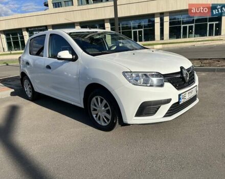 Белый Рено Сандеро, объемом двигателя 1 л и пробегом 131 тыс. км за 9800 $, фото 5 на Automoto.ua