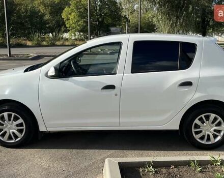Белый Рено Сандеро, объемом двигателя 1 л и пробегом 131 тыс. км за 9800 $, фото 1 на Automoto.ua