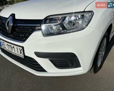 Белый Рено Сандеро, объемом двигателя 1 л и пробегом 131 тыс. км за 9800 $, фото 6 на Automoto.ua