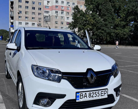 Белый Рено Сандеро, объемом двигателя 1 л и пробегом 20 тыс. км за 12000 $, фото 3 на Automoto.ua