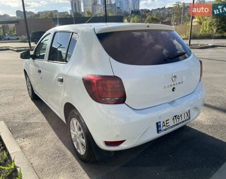 Белый Рено Сандеро, объемом двигателя 1 л и пробегом 131 тыс. км за 9800 $, фото 2 на Automoto.ua