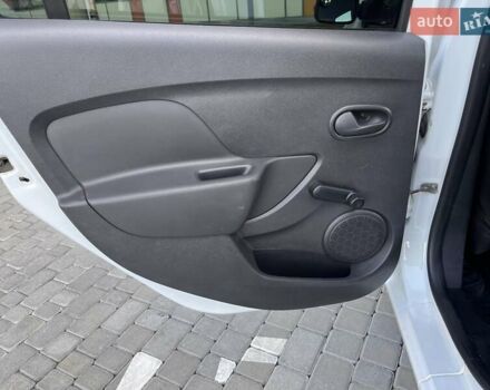 Белый Рено Сандеро, объемом двигателя 1 л и пробегом 131 тыс. км за 9800 $, фото 23 на Automoto.ua