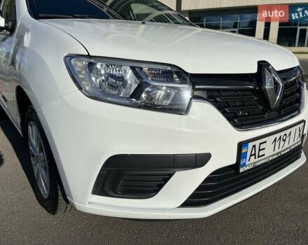 Белый Рено Сандеро, объемом двигателя 1 л и пробегом 131 тыс. км за 9800 $, фото 7 на Automoto.ua
