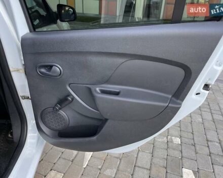 Белый Рено Сандеро, объемом двигателя 1 л и пробегом 131 тыс. км за 9800 $, фото 22 на Automoto.ua