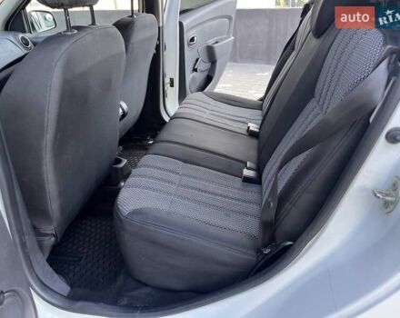 Белый Рено Сандеро, объемом двигателя 1 л и пробегом 131 тыс. км за 9800 $, фото 24 на Automoto.ua