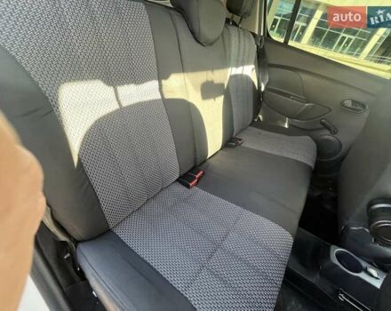 Белый Рено Сандеро, объемом двигателя 1 л и пробегом 131 тыс. км за 9800 $, фото 15 на Automoto.ua