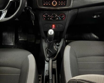 Белый Рено Сандеро, объемом двигателя 1.5 л и пробегом 136 тыс. км за 11000 $, фото 15 на Automoto.ua
