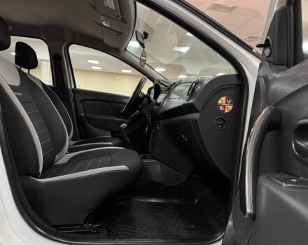 Белый Рено Сандеро, объемом двигателя 1.5 л и пробегом 136 тыс. км за 11000 $, фото 9 на Automoto.ua