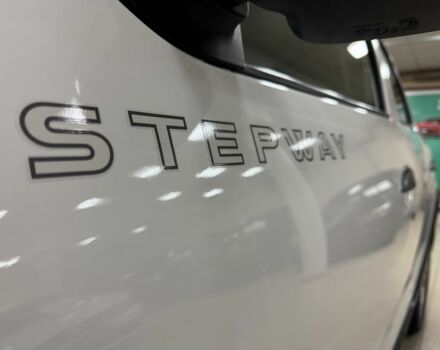 Белый Рено Сандеро, объемом двигателя 1.5 л и пробегом 136 тыс. км за 11000 $, фото 3 на Automoto.ua