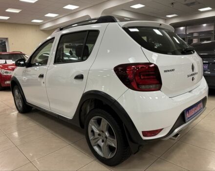 Белый Рено Сандеро, объемом двигателя 1.5 л и пробегом 136 тыс. км за 11000 $, фото 4 на Automoto.ua