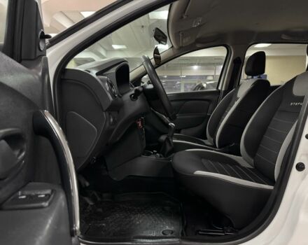 Белый Рено Сандеро, объемом двигателя 1.5 л и пробегом 136 тыс. км за 11000 $, фото 12 на Automoto.ua