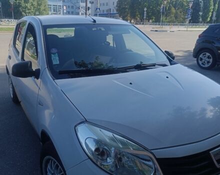 Белый Рено Сандеро, объемом двигателя 0 л и пробегом 260 тыс. км за 5000 $, фото 1 на Automoto.ua