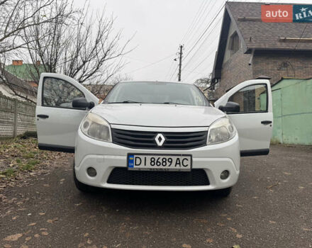 Белый Рено Сандеро, объемом двигателя 1.4 л и пробегом 178 тыс. км за 5100 $, фото 1 на Automoto.ua