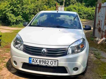 Білий Рено Сандеро, об'ємом двигуна 1.4 л та пробігом 110 тис. км за 5200 $, фото 1 на Automoto.ua