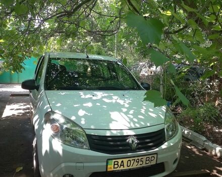 Білий Рено Сандеро, об'ємом двигуна 1.39 л та пробігом 49 тис. км за 7200 $, фото 1 на Automoto.ua