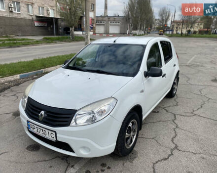Белый Рено Сандеро, объемом двигателя 1.39 л и пробегом 91 тыс. км за 5300 $, фото 1 на Automoto.ua