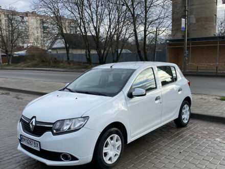 Белый Рено Сандеро, объемом двигателя 1.15 л и пробегом 228 тыс. км за 5200 $, фото 1 на Automoto.ua
