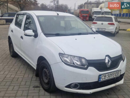 Белый Рено Сандеро, объемом двигателя 1.1 л и пробегом 300 тыс. км за 5400 $, фото 1 на Automoto.ua