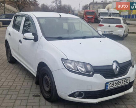 Белый Рено Сандеро, объемом двигателя 1.1 л и пробегом 300 тыс. км за 5400 $, фото 1 на Automoto.ua