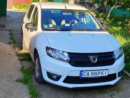 Рено Сандеро 2016 в Умани на Automoto.ua Белый Рено Сандеро, объемом двигателя 0.9 л и пробегом 157 тыс. км за 5800 $, фото 1 на Automoto.ua