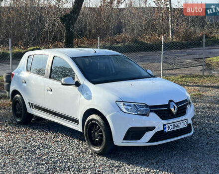 Белый Рено Сандеро, объемом двигателя 1.15 л и пробегом 281 тыс. км за 4850 $, фото 1 на Automoto.ua