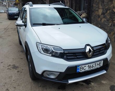 Белый Рено Сандеро, объемом двигателя 1.5 л и пробегом 42 тыс. км за 11950 $, фото 1 на Automoto.ua