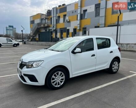 Белый Рено Сандеро, объемом двигателя 1.15 л и пробегом 95 тыс. км за 7700 $, фото 1 на Automoto.ua