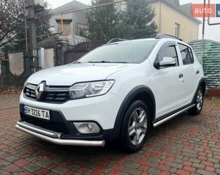 Белый Рено Сандеро, объемом двигателя 0.9 л и пробегом 135 тыс. км за 8700 $, фото 1 на Automoto.ua