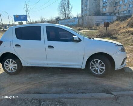 Белый Рено Сандеро, объемом двигателя 1.1 л и пробегом 330 тыс. км за 2300 $, фото 1 на Automoto.ua