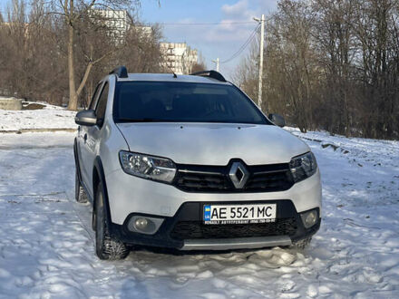 Рено Сандеро 2018 в Днепре (Днепропетровске) на Automoto.ua Белый Рено Сандеро, объемом двигателя 1.46 л и пробегом 66 тыс. км за 11000 $, фото 1 на Automoto.ua