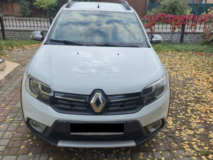 Рено Сандеро 2018 в Броварах на Automoto.ua Белый Рено Сандеро, объемом двигателя 1.46 л и пробегом 136 тыс. км за 9500 $, фото 1 на Automoto.ua