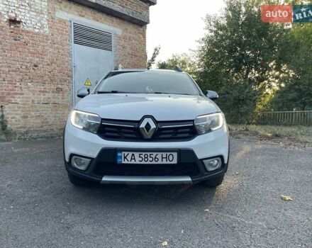 Білий Рено Сандеро, об'ємом двигуна 1.46 л та пробігом 130 тис. км за 8999 $, фото 1 на Automoto.ua