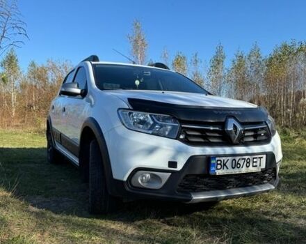 Белый Рено Сандеро, объемом двигателя 1.46 л и пробегом 225 тыс. км за 10200 $, фото 1 на Automoto.ua