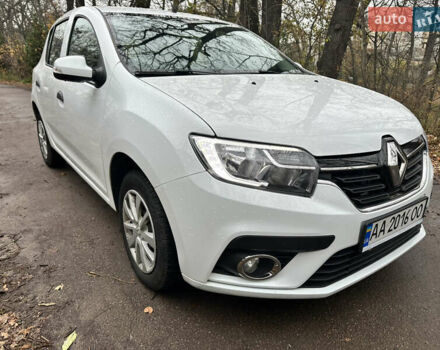 Белый Рено Сандеро, объемом двигателя 1.46 л и пробегом 115 тыс. км за 8350 $, фото 1 на Automoto.ua