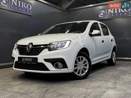 Белый Рено Сандеро, объемом двигателя 1.5 л и пробегом 73 тыс. км за 8500 $, фото 1 на Automoto.ua