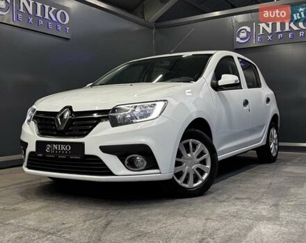 Белый Рено Сандеро, объемом двигателя 1.5 л и пробегом 73 тыс. км за 8500 $, фото 1 на Automoto.ua