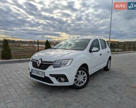 Рено Сандеро 2019 в Виннице на Automoto.ua Белый Рено Сандеро, объемом двигателя 1.46 л и пробегом 137 тыс. км за 8890 $, фото 1 на Automoto.ua