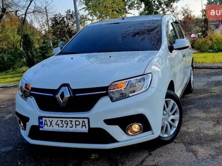 Белый Рено Сандеро, объемом двигателя 0.9 л и пробегом 13 тыс. км за 9870 $, фото 1 на Automoto.ua