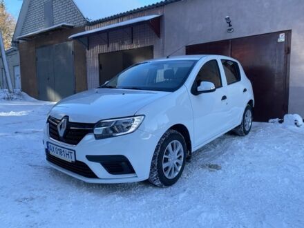 Білий Рено Сандеро, об'ємом двигуна 1 л та пробігом 51 тис. км за 8800 $, фото 1 на Automoto.ua