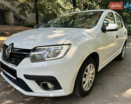 Білий Рено Сандеро, об'ємом двигуна 1.46 л та пробігом 118 тис. км за 9000 $, фото 1 на Automoto.ua