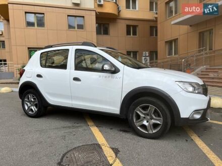 Рено Сандеро 2019 в Киеве на Automoto.ua Белый Рено Сандеро, объемом двигателя 0.9 л и пробегом 87 тыс. км за 8700 $, фото 1 на Automoto.ua